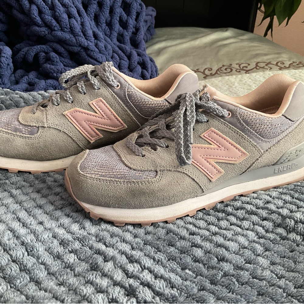 New Balance Women's Sneakers in Gray and Pink
